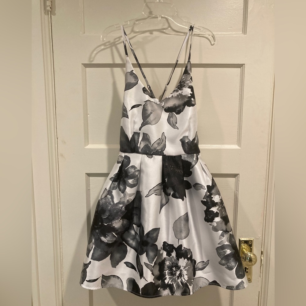 Black and White Semi-Formal Crystal Doll Mini dress, Junior Size 3